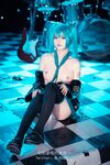 萌新推特00後露臉網紅美少女▌白莉愛吃巧克力▌Cos初音未來 香艷酥乳粉嫩白虎演唱會 精美私拍