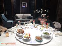 高顏長腿騷貨『美杜莎』最新淫亂群交私拍 度假村露出群P淫亂 KTV淫亂啪啪 高清