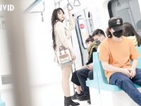 巨乳妙龄女神【乐乐】下班回家途中被电车痴汉尾随趁她熟睡进屋强行交合嘴说不要却迎合着高潮