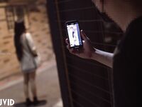 巨乳妙龄女神【乐乐】下班回家途中被电车痴汉尾随趁她熟睡进屋强行交合嘴说不要却迎合着高潮