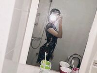 偷翻女同学手机相册里的所有自拍