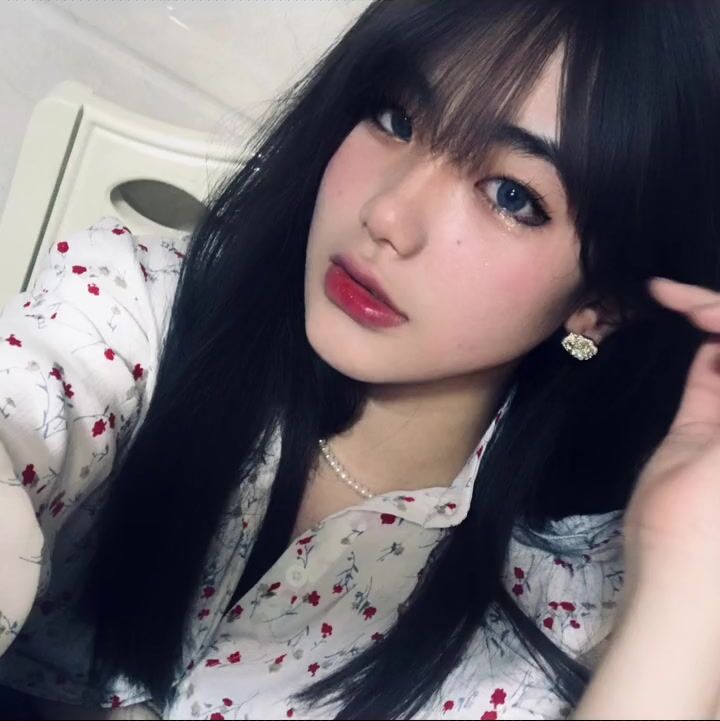 皮皮蝦網紅純欲女神【在下小羊】人前傲女，人後母狗，被金主包養定製私拍各種裸舞紫薇視頻207V (16)