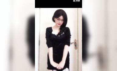 皮皮蝦網紅純欲女神【在下小羊】人前傲女，人後母狗，被金主包養定製私拍各種裸舞紫薇視頻207V (185)