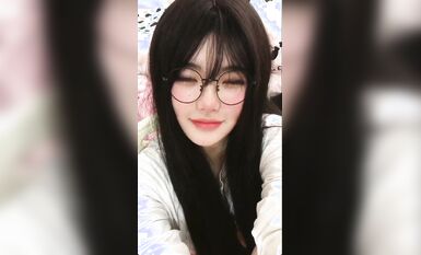 皮皮蝦網紅純欲女神【在下小羊】人前傲女，人後母狗，被金主包養定製私拍各種裸舞紫薇視頻207V (47)