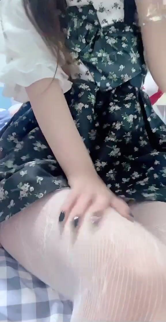 推特二次元極品美腿白虎一線天饅頭嫩比小姐姐【原味嵐一】收費私拍騷話特多各種紫薇淫語挑逗頗有擼點 (12)