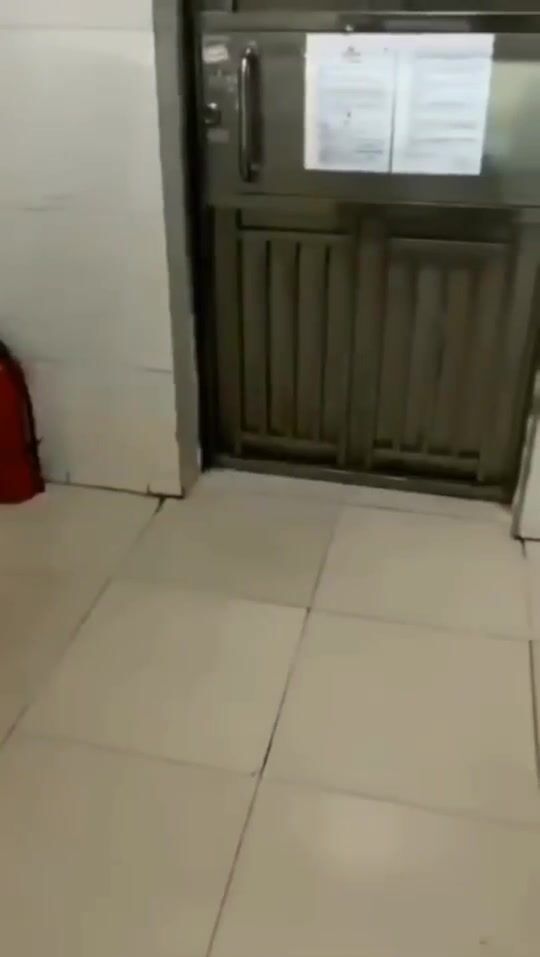 【極品稀缺 大開眼界】最新酒店門口偷拍性愛視頻流出 空姐女友+和表妹亂倫+同學炮友 性愛錄音附性愛視頻照片 (2)