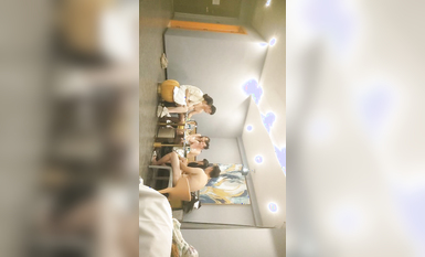 【換妻游戲呀】，今夜3對夫妻，年度換妻淫亂盛宴，極品27歲夫妻，顏值超高，情色小游戲中紛紛裸體