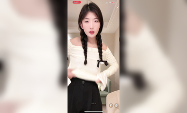 最新《瘋狂抖音》外篇之《抖音擦邊8》各種閃現走光刷邊 走私會議房給男友口愛 這期超精彩1-美女露點 (5)