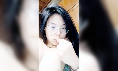 極品雪白嫩妹【QQ糖呀】全裸趴在床上全方展示 好看的要死 (4)