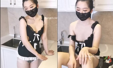 新晋新人女神『小宁』最新大尺度内部私拍 和摄影师互动 乳头超粉 毛毛非常浓密 性欲很强