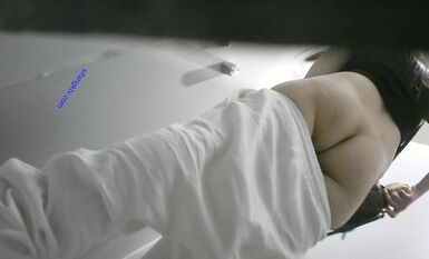 八月最新私房大神 隔牆有眼 原創廁拍 饅頭肥穴勾魂黑絲透明內褲 (9)