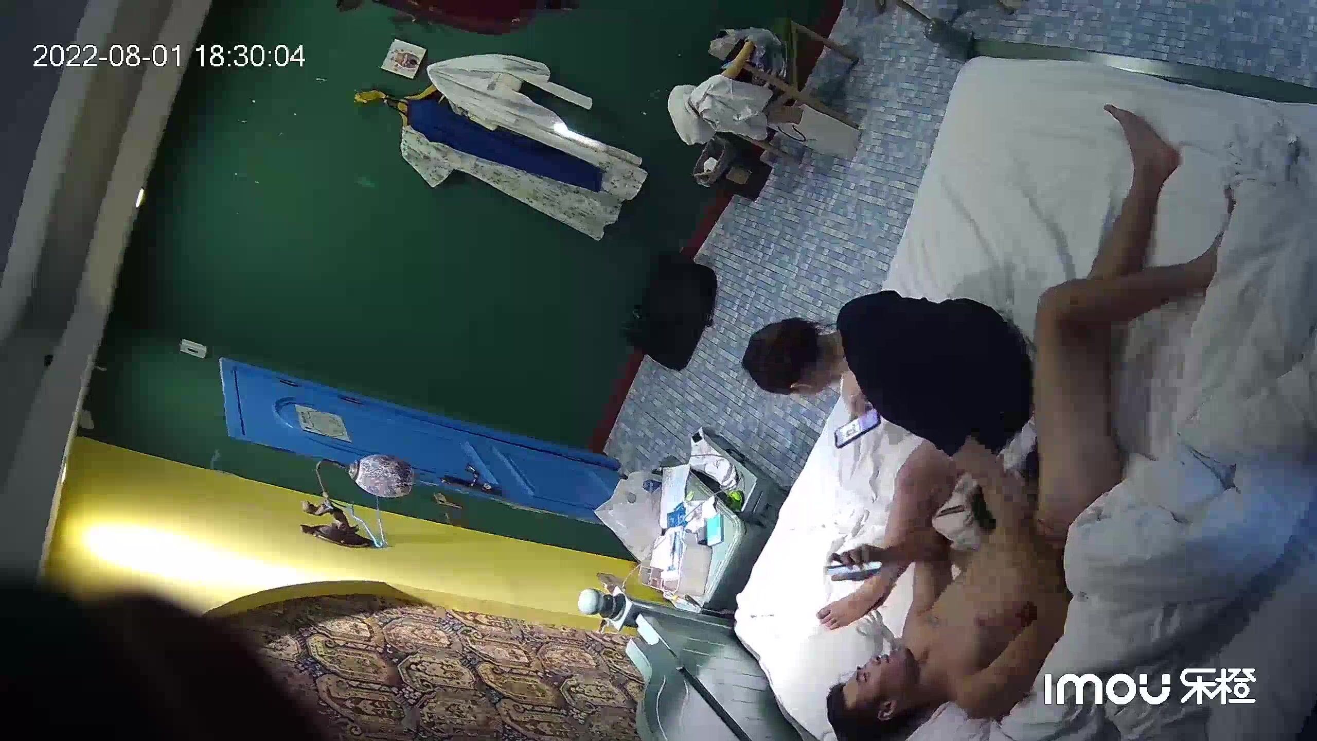 最新流出 樂橙酒店偷拍新台上架-激情男女2天狂做6次 (2)