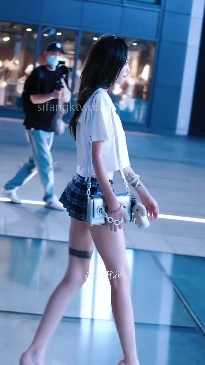 重磅 抖音直播技術性走光 熱舞 露底 美女雲集 (42)