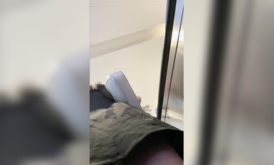 瘋狂偷拍各種小姐姐裙底 邪惡手指開啟 直接用手掀裙子抄底 超邪惡第二彈 超清4K (1)