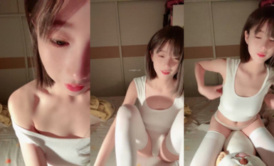 2024年最頂尖新人，小蘿莉美女~【小思思要吃糖】，質量一等，乖巧可愛，極品紅櫻桃好美 (4)