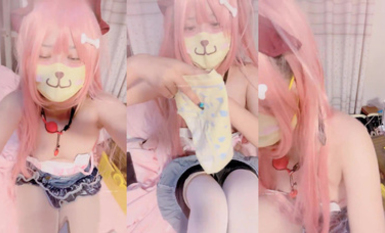 武漢18歲【少蘿沒人愛】騷舞拳交~刮毛囚籠~多道具自慰！ (4)