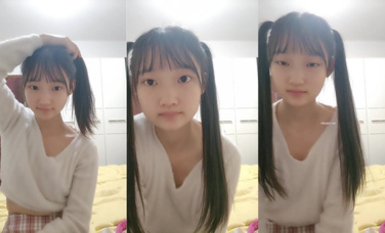 19歲清純學生 超級可愛【你的學妹】獨自在家鎖上門，閨房裡換裝自慰，撒尿特寫，水真多一直流個不停 (1)