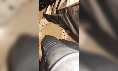 【極品稀缺 頂臀系列】明星見面會貼身頂牛仔褲少婦 (1)