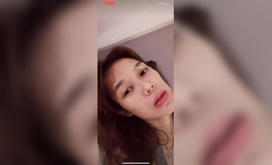 最新《瘋狂抖音》外篇之《抖音擦邊》眾女神直播中各種閃現走光刷邊 露毛露屁 凸點誘惑 (42)