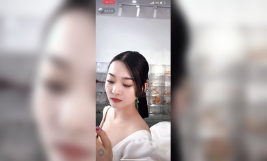 最新《瘋狂抖音》外篇之《抖音擦邊》眾女神直播中各種閃現走光刷邊 露毛露屁 凸點誘惑 (131)