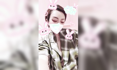 推特女神『大婊姐』深情解說每一個淫亂不堪的故事_當著老公面被他朋友無套插入的三人大戰 (4)