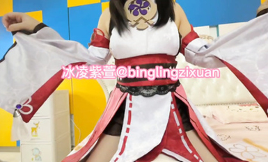 清純母狗小蘿莉【冰凌紫萱】JK小蘿莉竟被黑鬼爆操？直呼暴殄天物！清純小蘿莉3P被大黑屌抱起來操 (1)