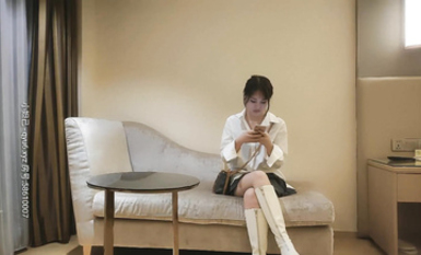 極品美女，當晚顏值巔峰，高冷，身材臉蛋完全符合女神標准，激情啪啪擼管佳作