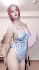 快手騷主播【小玲鐺】高顏值網紅小妹付費頭等艙騷舞 (30)