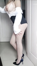 美腿美乳騷人妻【橘娘】最新VIP付費群作品，道具自慰邊插邊噴水 (4)