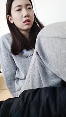 韓國大叔偷拍韓國援交小妹的口交藝術：年輕美眉的口技高超，精液噴發瞬間，令人難以忘懷 (6)