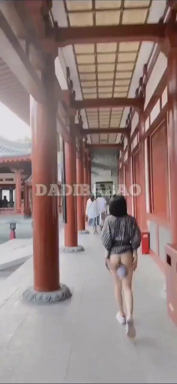 抖音80W粉絲推特網紅超萌蘿莉反差婊一隻喔私拍視圖大量流出人前露出3P喝尿野戰騷中極品 (147)