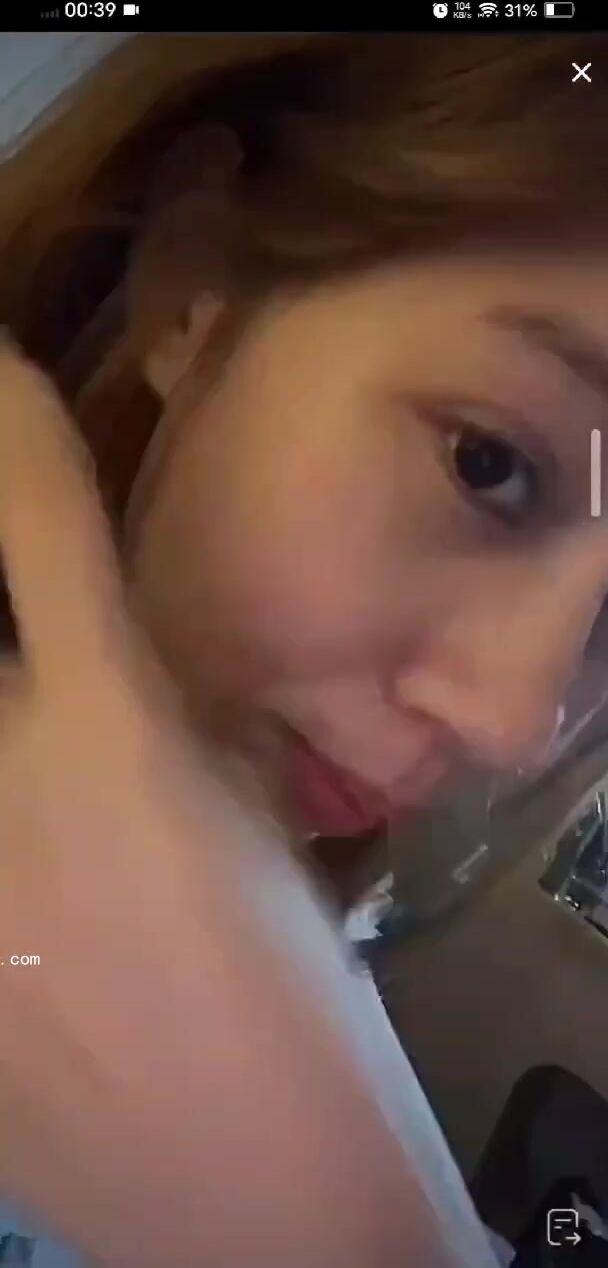 最新《瘋狂抖音》外篇之《抖音擦邊3》顏值主播直播各顯神通 閃現 走光露點 刷邊PK (205)