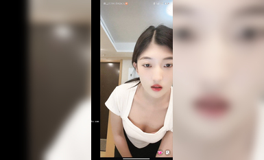 最新《瘋狂抖音》外篇之《抖音擦邊3》顏值主播直播各顯神通 閃現 走光露點 刷邊PK (228)