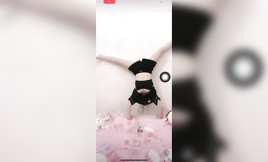 最新《瘋狂抖音》外篇之《抖音擦邊2》顏值主播各顯神通 閃現走光 刷邊尿尿熱舞 扣逼漏奶 (87)