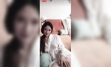 最新《瘋狂抖音》外篇之《抖音擦邊2》顏值主播各顯神通 閃現走光 刷邊尿尿熱舞 扣逼漏奶 (108)