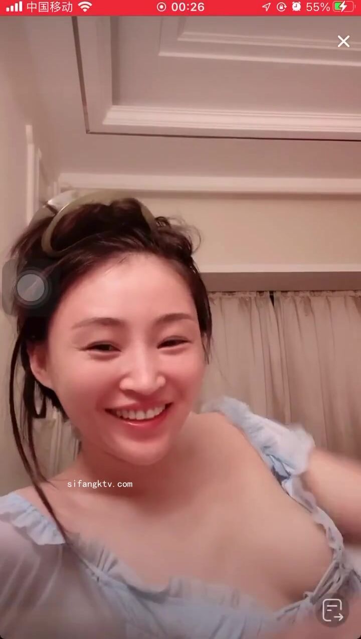 最新《瘋狂抖音》外篇之《抖音擦邊2》顏值主播各顯神通 閃現走光 刷邊尿尿熱舞 扣逼漏奶 (189)