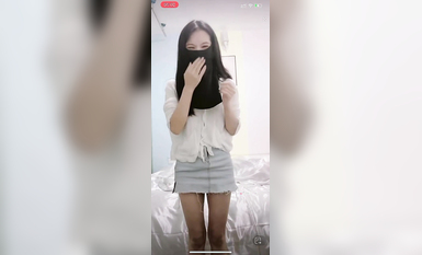 最新《瘋狂抖音》外篇之《抖音擦邊2》顏值主播各顯神通 閃現走光 刷邊尿尿熱舞 扣逼漏奶 (45)