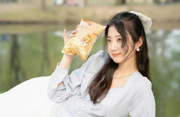 神仙顏值的女大學生，在金主面前就是騷浪母狗，被各種調教玩弄爆操，妹子很主動乘騎，這顏值和身材簡直了 (3)