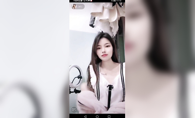 最新《瘋狂抖音》外篇之《抖音擦邊2》顏值主播各顯神通 閃現走光 刷邊尿尿熱舞 扣逼漏奶 (155)