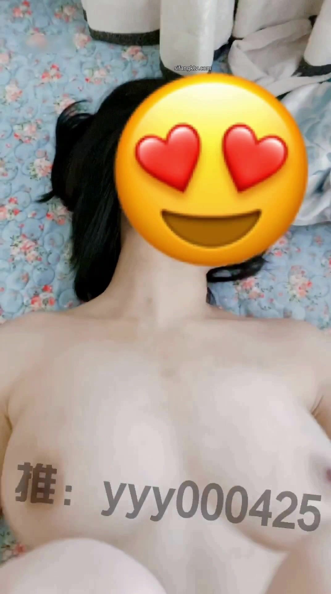 推特巨乳網紅『芙烈亞』大尺度露出私拍 各種場所露出 商場街道 全裸爬樓道 (5)