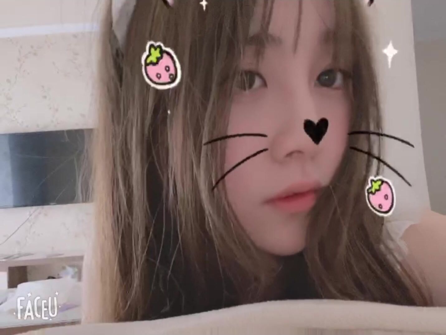 頂級美少女『MIKO』重金定製首次啪啪啪最新私拍 被強行插入口交 最新一對一真實感很強很反差 (8)