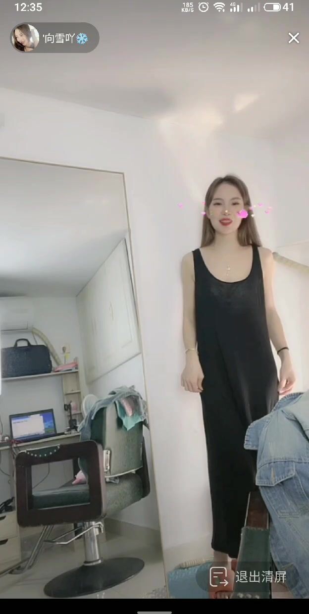 最新《瘋狂抖音》外篇之『三亞美女2』極品三亞外圍美女大秀身材 作死大尺度 摳B揉乳擠奶 (72)