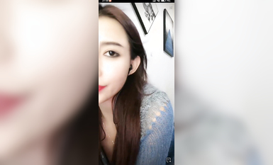 最新《瘋狂抖音》外篇之《抖音擦邊4》顏值主播各顯神通 閃現走光 刷邊瘋狂作死 扣逼漏奶 (115)