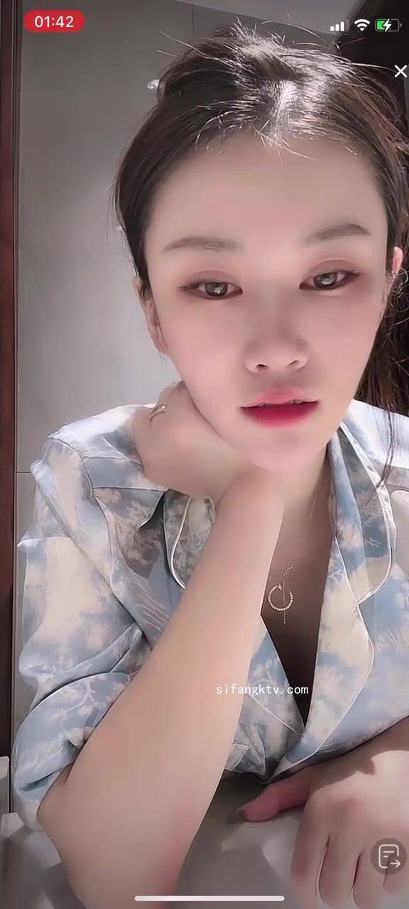 最新《瘋狂抖音》外篇之《抖音擦邊4》顏值主播各顯神通 閃現走光 刷邊瘋狂作死 扣逼漏奶 (169)