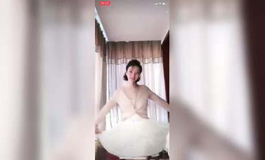 最新《瘋狂抖音》外篇之《抖音擦邊4》顏值主播各顯神通 閃現走光 刷邊瘋狂作死 扣逼漏奶 (274)