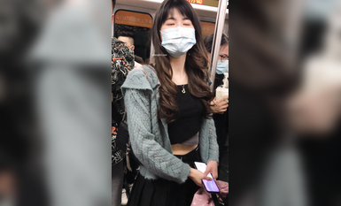 稀缺學姐專場 專業抄底靚麗制服學姐珍藏版 貼著美女屁股抄 有燈光加持畫質特好 超清4K原版 (17)