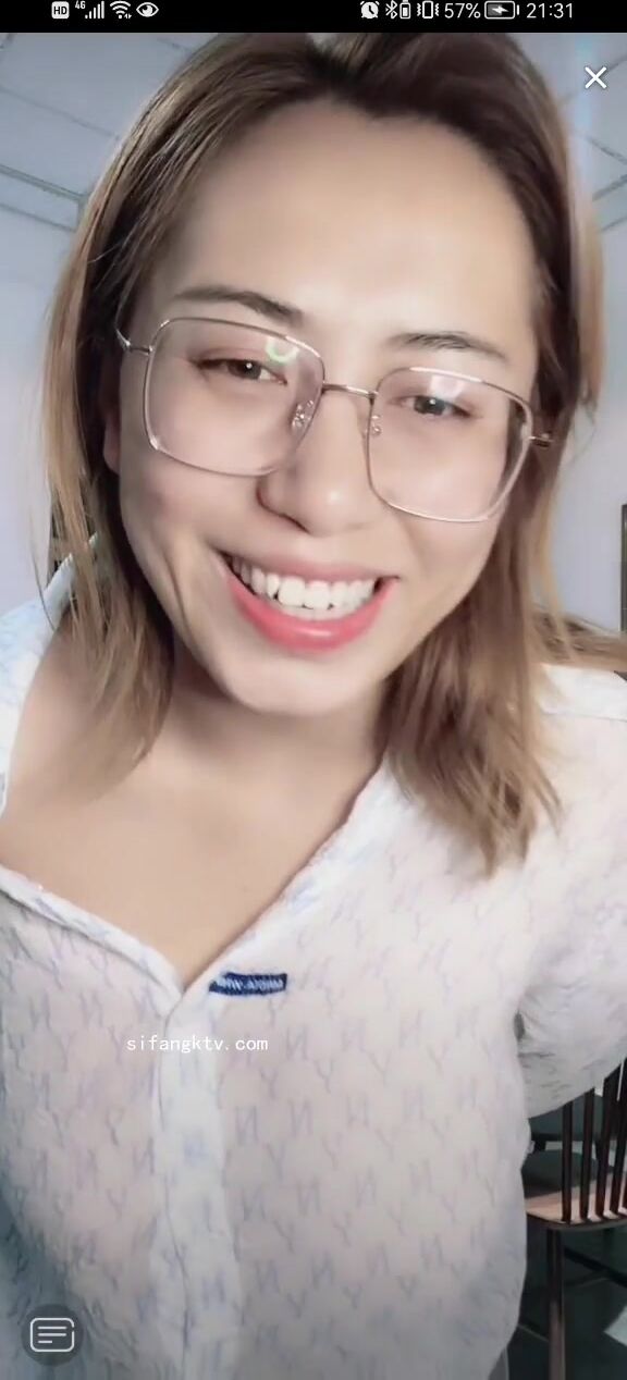 最新《瘋狂抖音》外篇之《抖音擦邊4》顏值主播各顯神通 閃現走光 刷邊瘋狂作死 扣逼漏奶 (151)