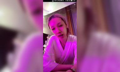 最新《瘋狂抖音》外篇之《抖音擦邊4》顏值主播各顯神通 閃現走光 刷邊瘋狂作死 扣逼漏奶 (152)