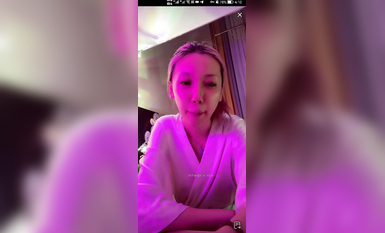 最新《瘋狂抖音》外篇之《抖音擦邊4》顏值主播各顯神通 閃現走光 刷邊瘋狂作死 扣逼漏奶 (152)