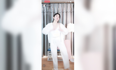 最新《瘋狂抖音》外篇之『三亞美女2』極品三亞外圍美女大秀身材 作死大尺度 摳B揉乳擠奶 (119)